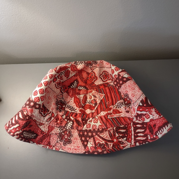 Printed Bucket Hat Red Floral Pattern Foldable Roll-up Crushable Patchwork - Picture 8 of 14